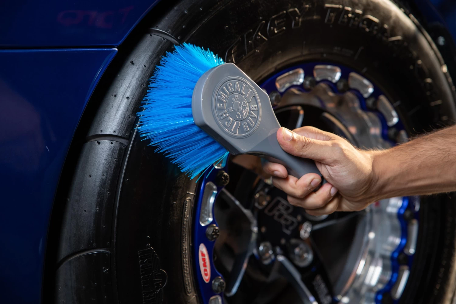 Chemical Guys Big Blue Stiffy Tyre Brush 10 Chemical Guys Big Blue Stiffy Tyre Brush - Image 8