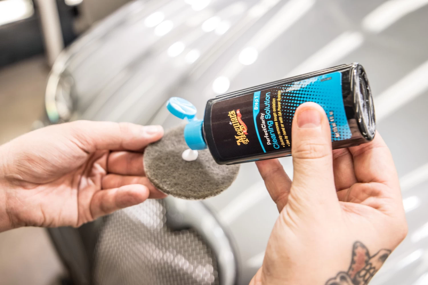 Meguiars 2 Step Headlight Restoration Kit 5 Meguiars 2 Step Headlight Restoration Kit - Image 3