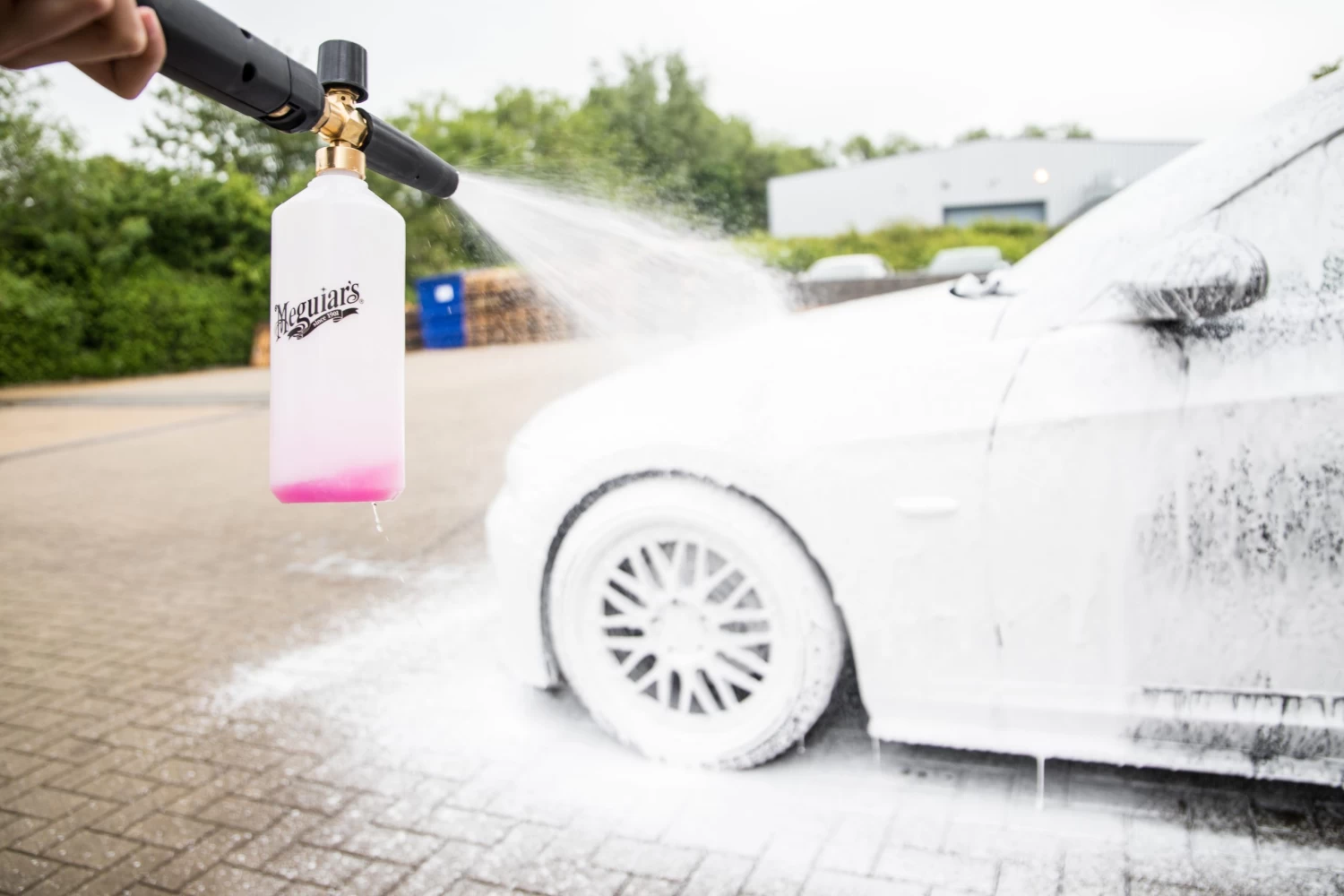 Meguiar's Ultimate Snow Foam Xtreme Cling 946ml 7 Meguiar's Ultimate Snow Foam Xtreme Cling 946ml - Image 5